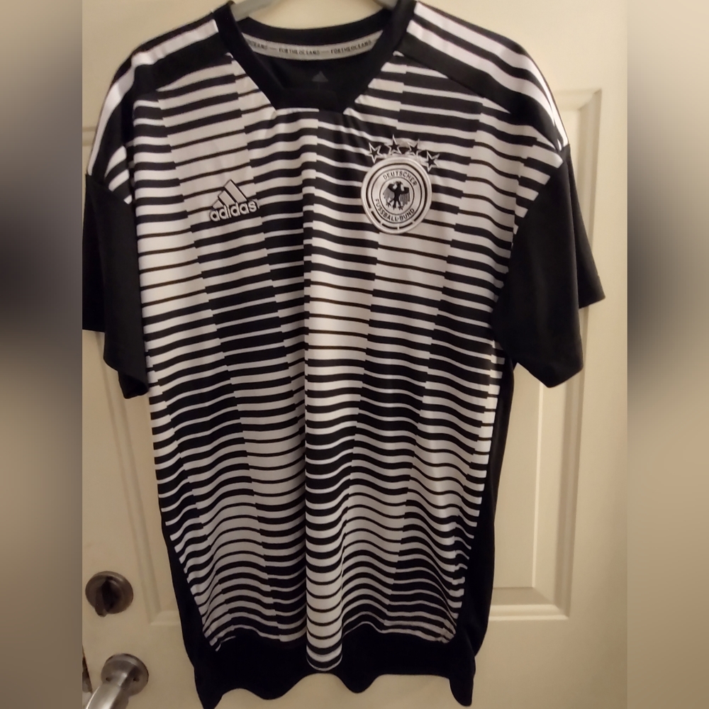 ADIDAS MENS BLACK AND WHITE JERSEY